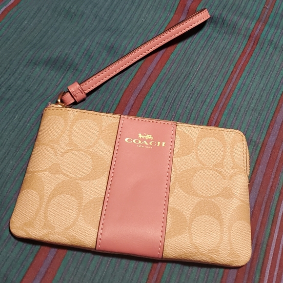 COACH WRISTLET KHAKI ROSE - Picture 1 of 6
